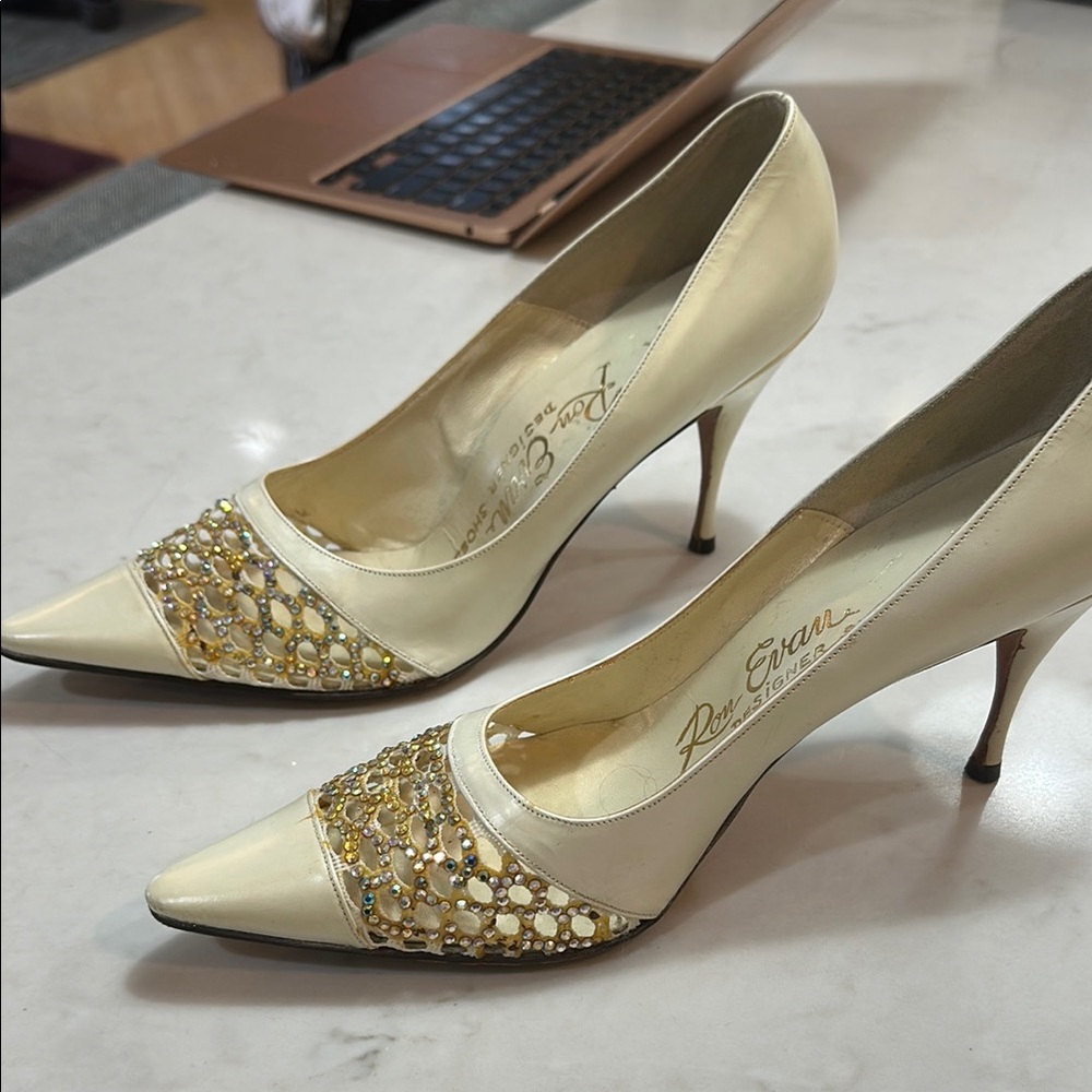 Vintage Cream Embellished Women's Heels